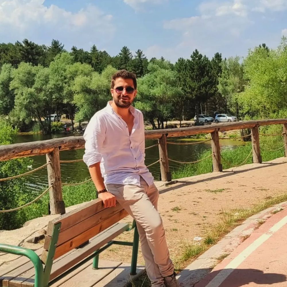 Uğur özer