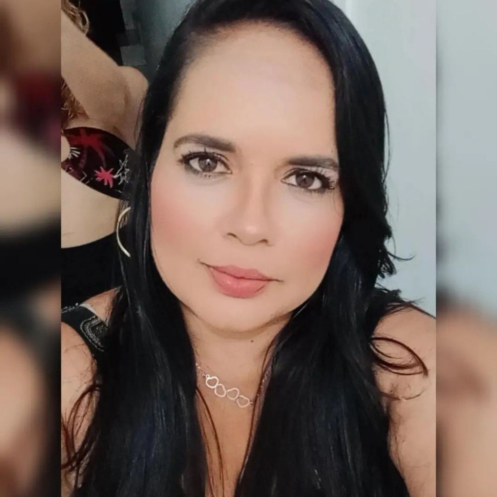 a portadora do incomodo da família também na blue
