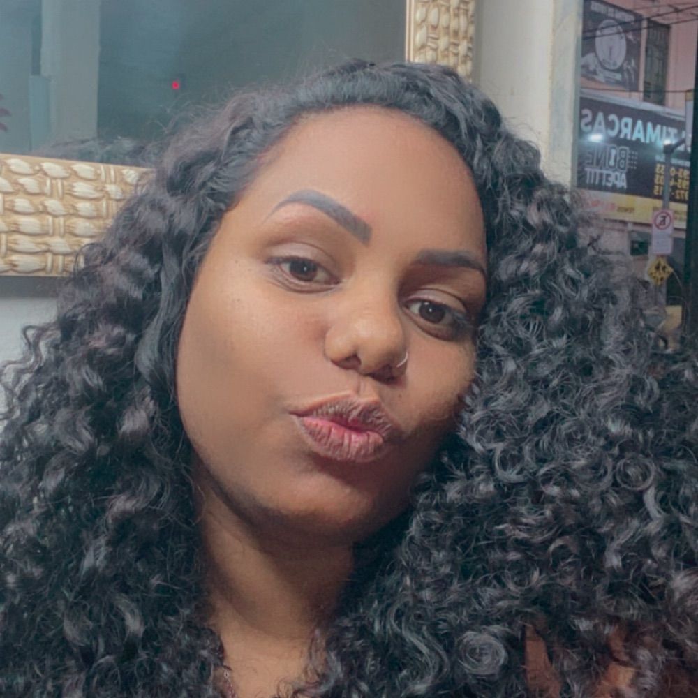 Emília🤗