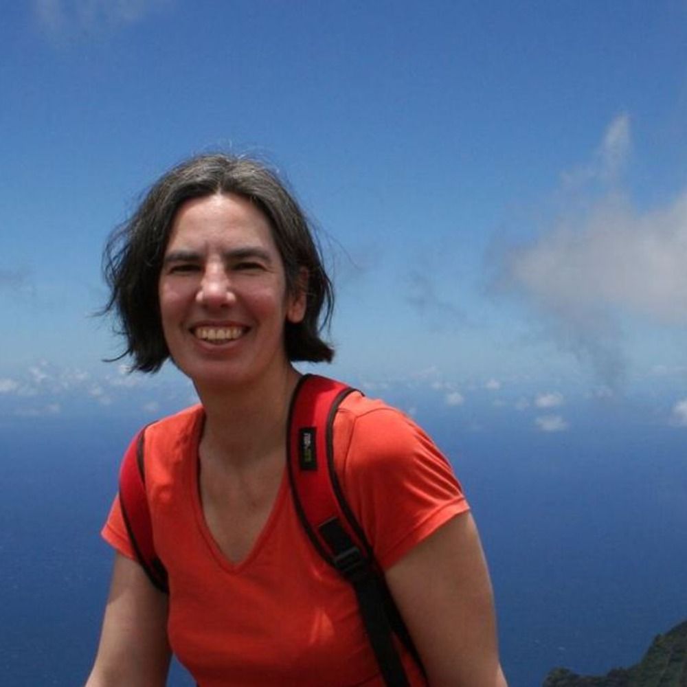 Dr Chloe Lucas