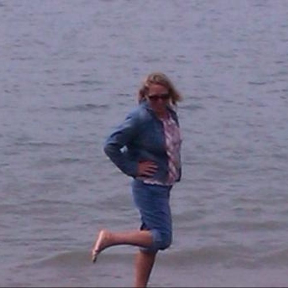 annieoakley76.bsky.social profile picture