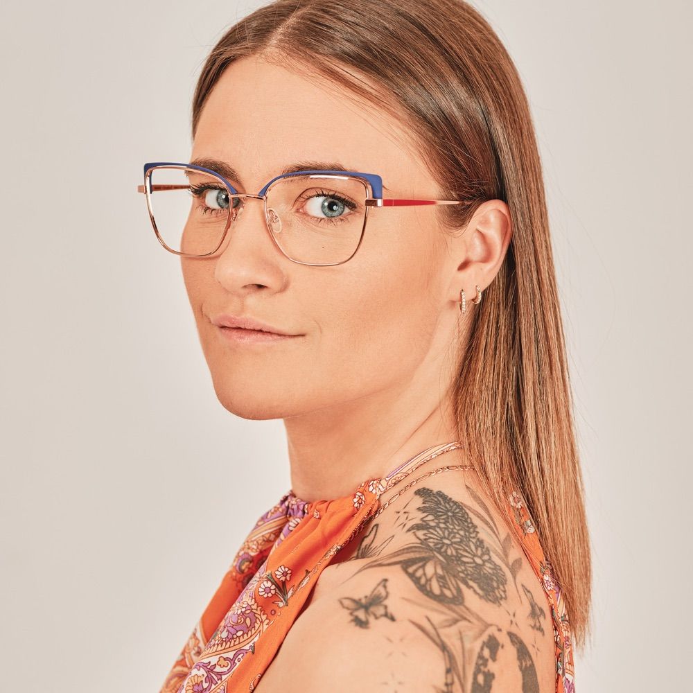 TANIA CLOUSTON
