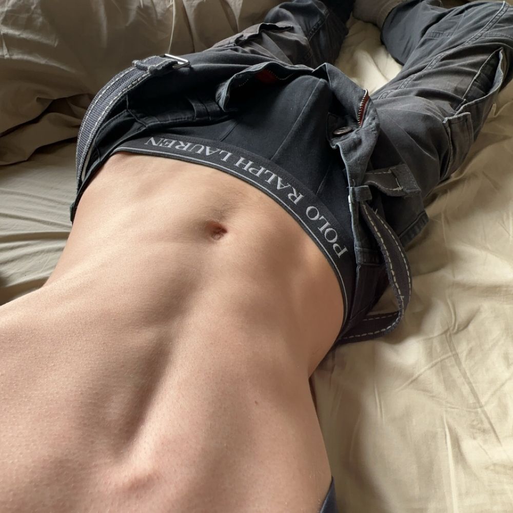 😈