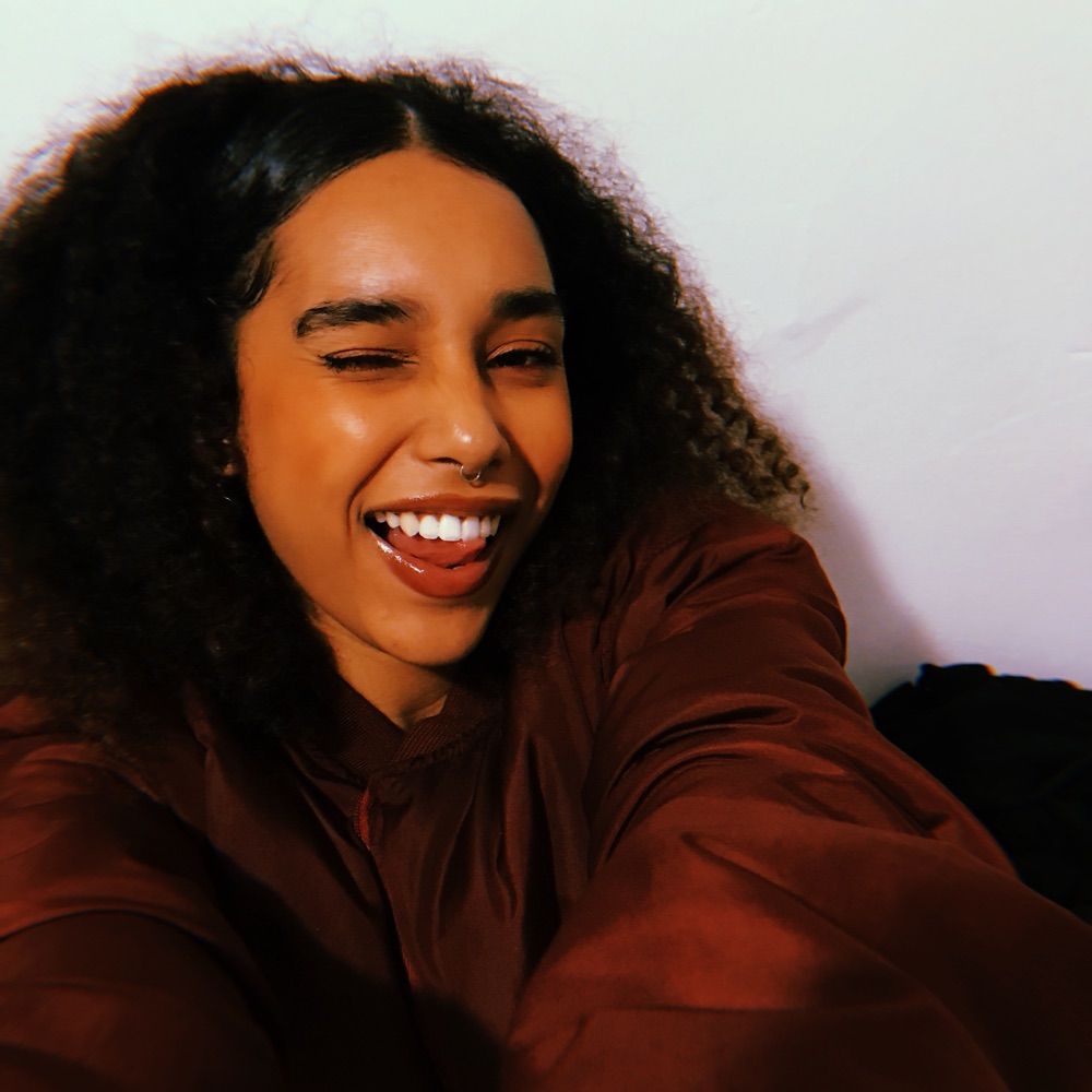 ✶