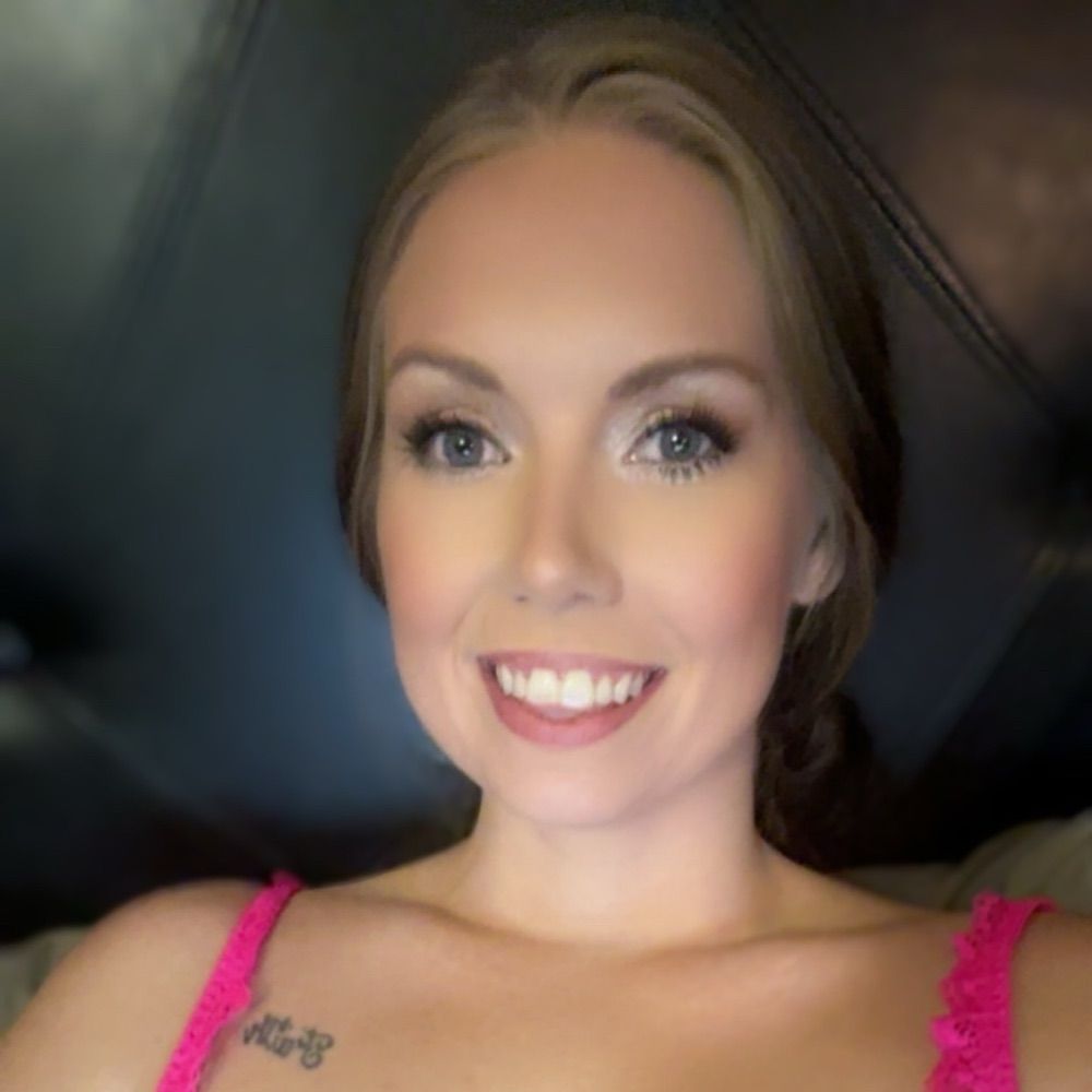 HotwifexxKate