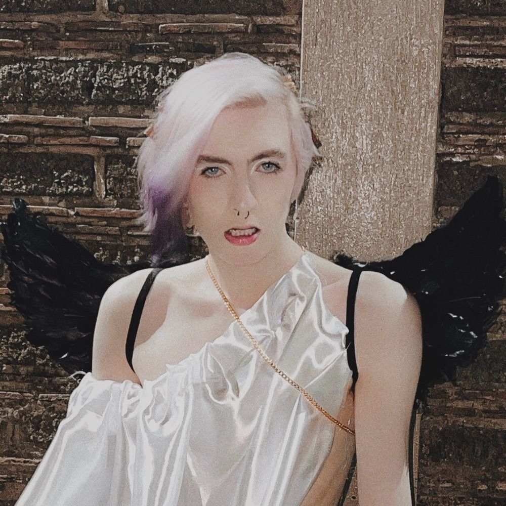 𝐉𝐨𝐞𝐲 𝐂𝐚𝐬𝐭𝐫𝐨 🌙