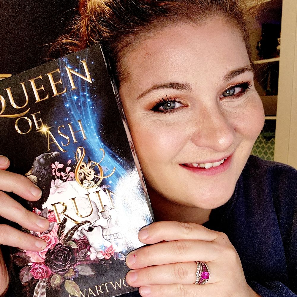 Author Ellie Darling