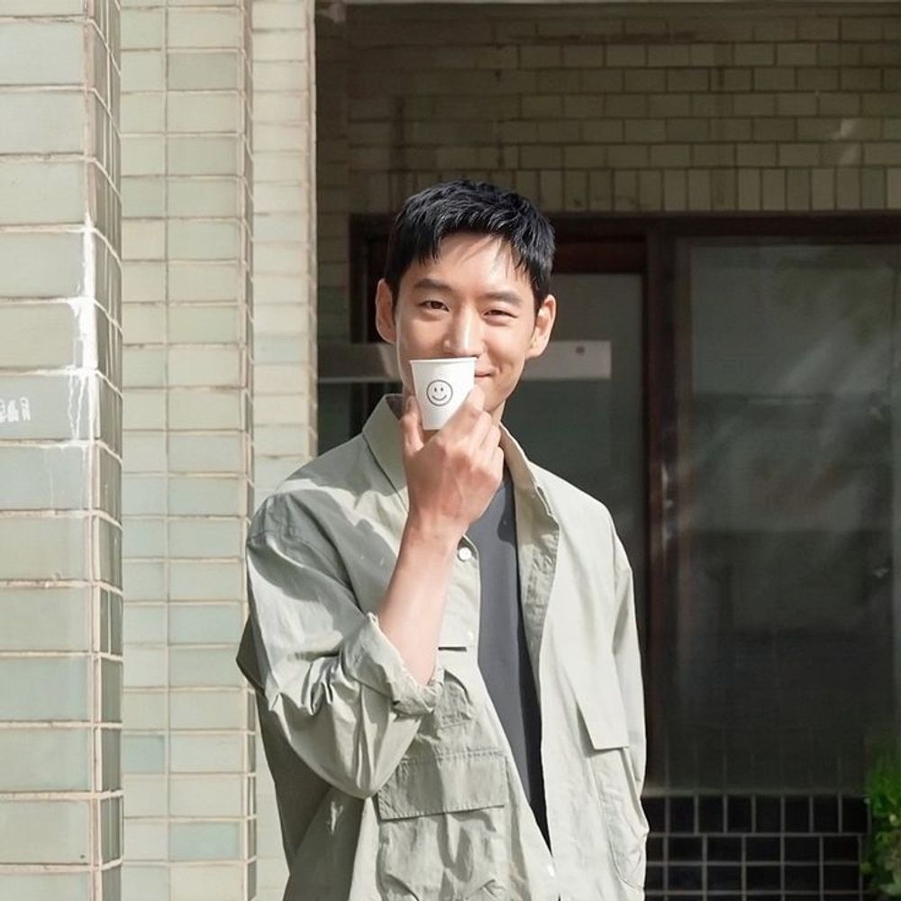 mon >_<