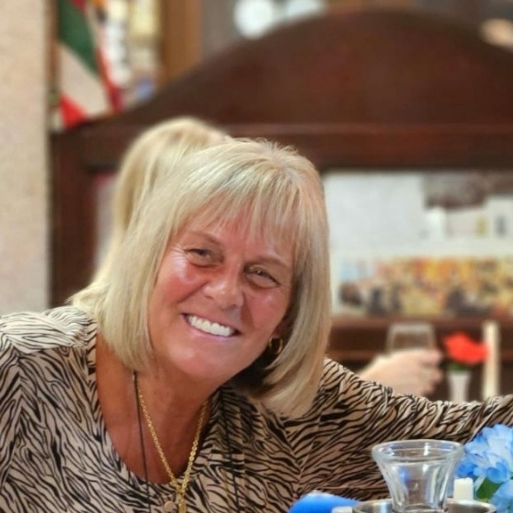 Sandra Holmes