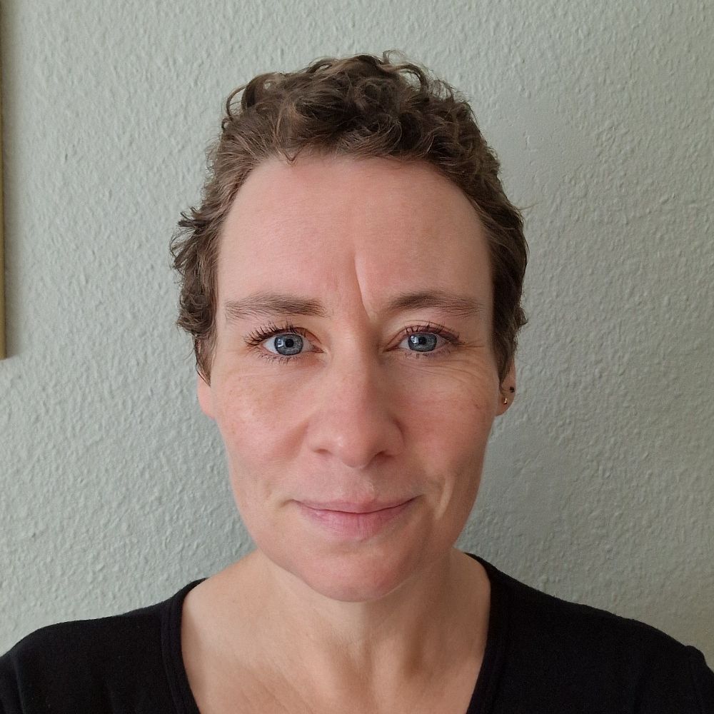Annelene H. L.