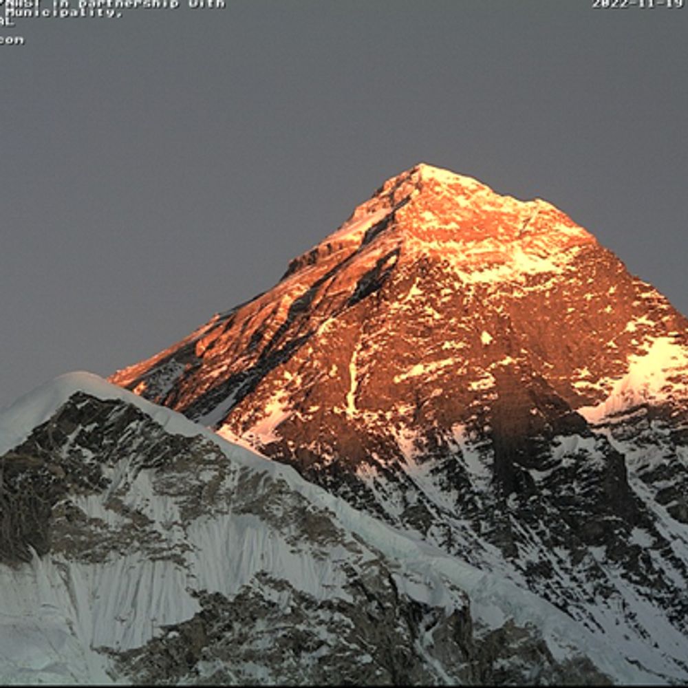 Mount Everest Live