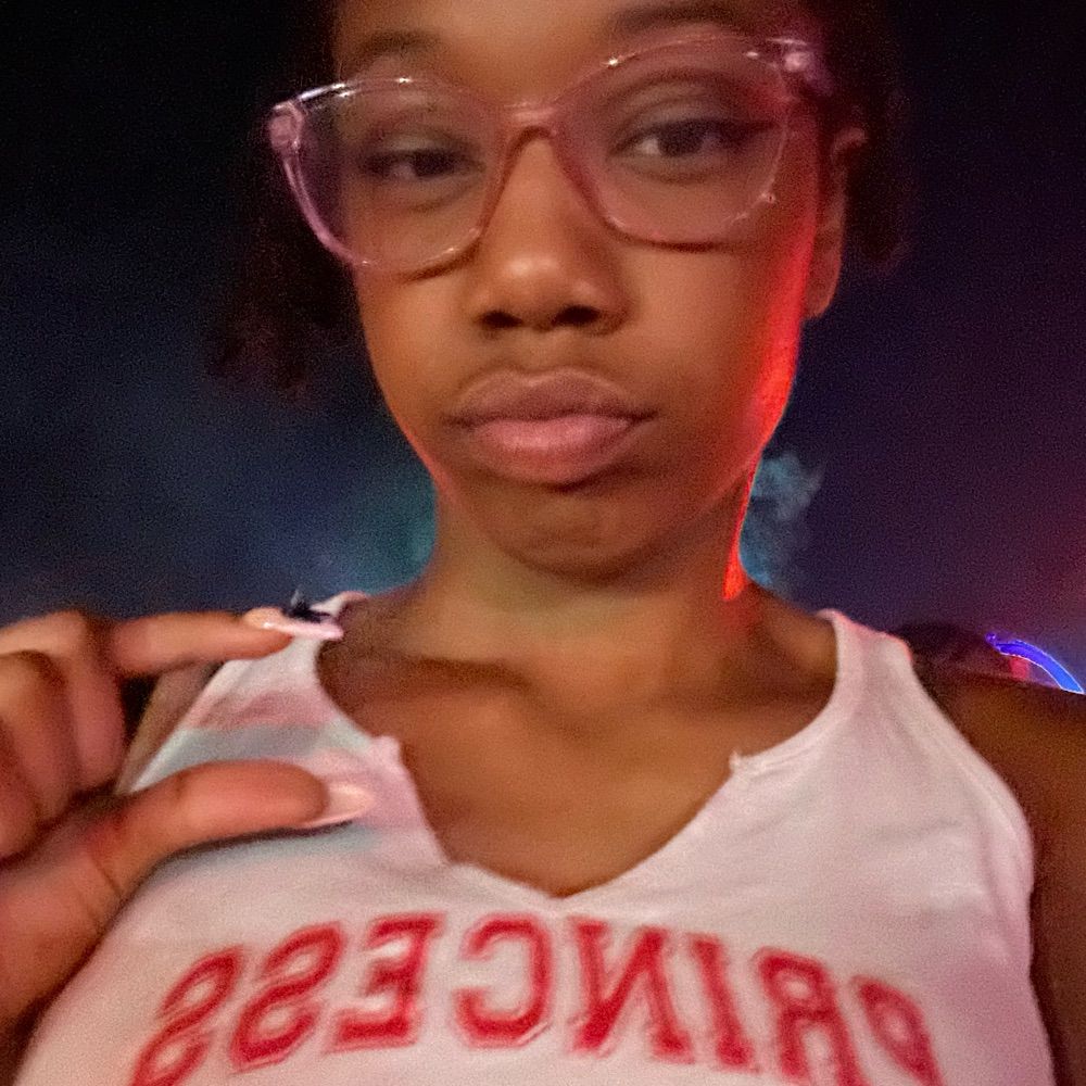 UrOwnerSimone 🤍 | FINDOM 🩷