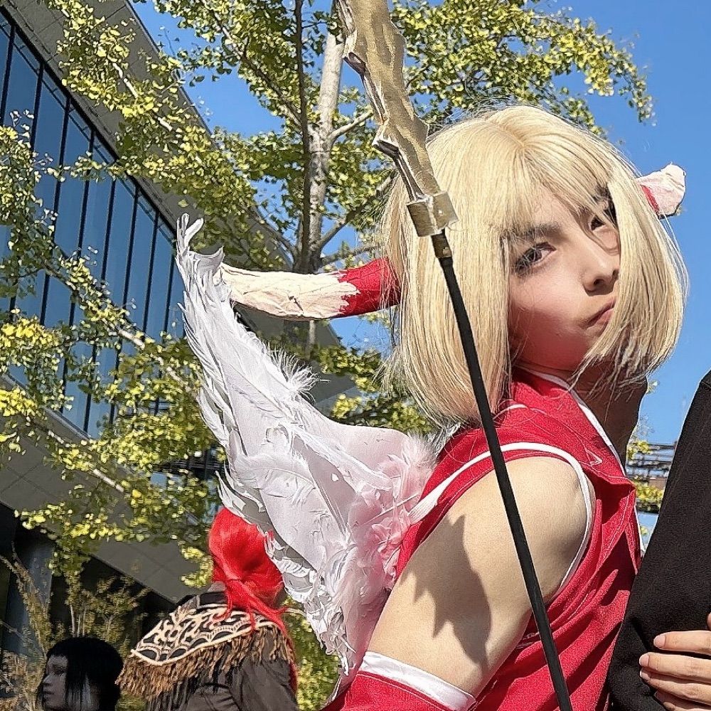 巫女狐のエルー(桜狐)