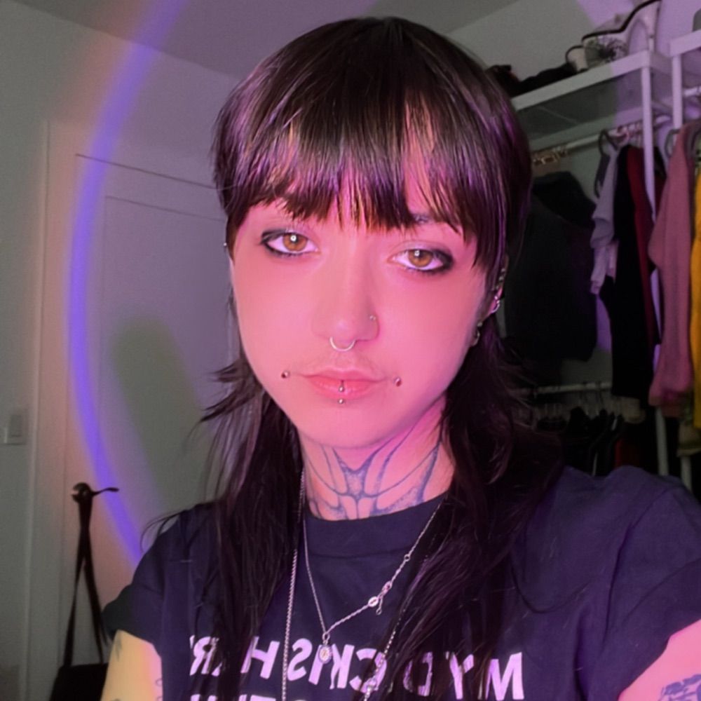 Grey ⛓️🕸️🕷️