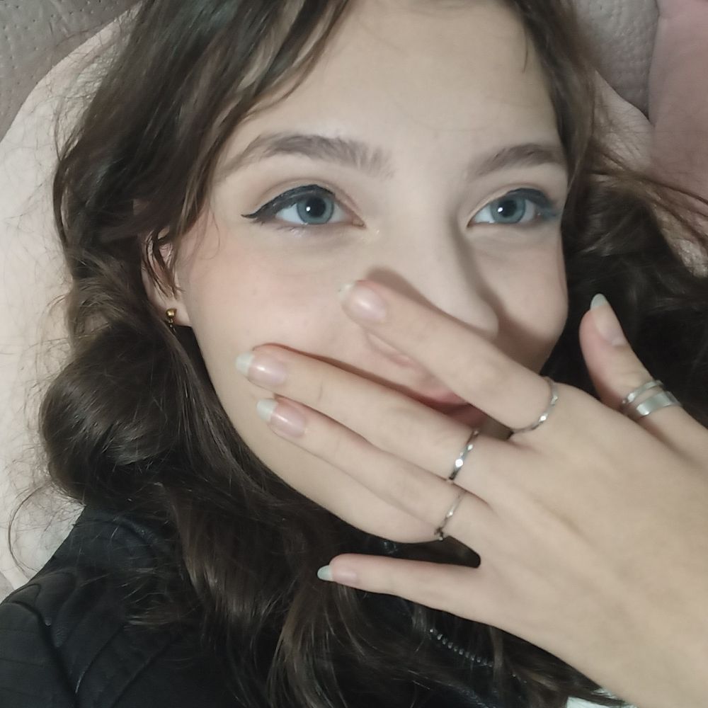 angelina ⋆୨୧˚