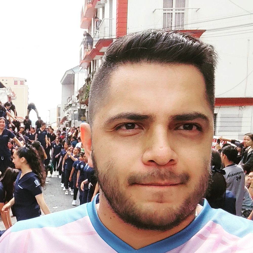 Alex Juárez 