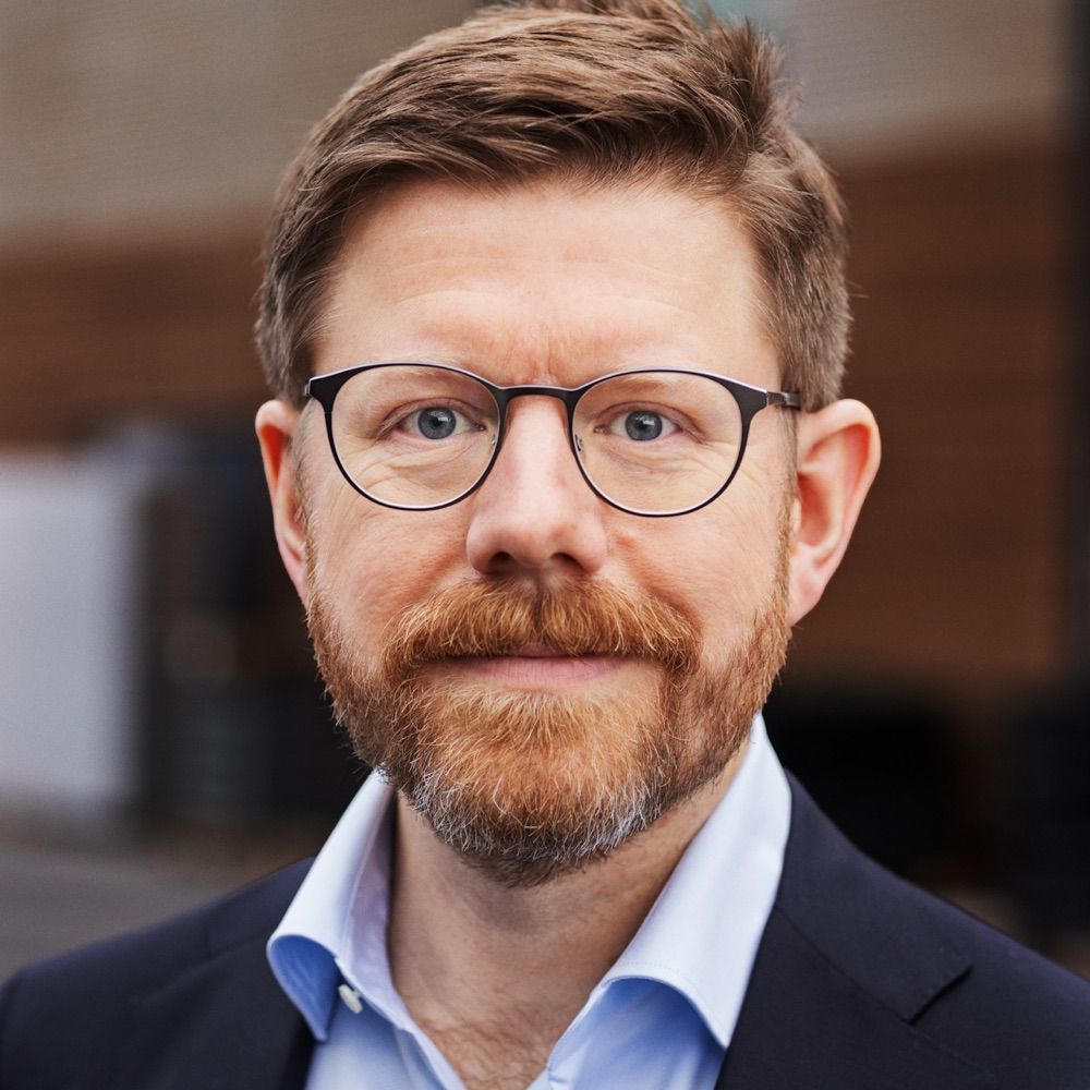 Esben Holdt