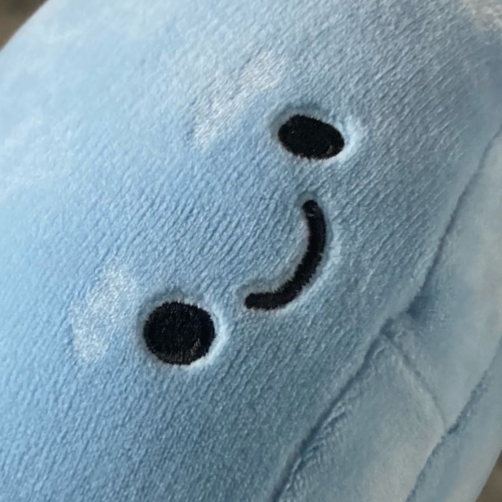 ∵