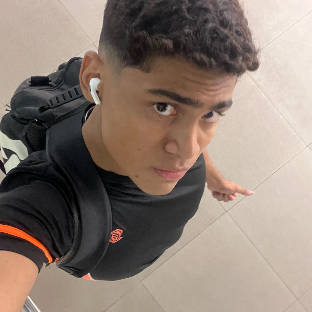 Lucasfeliz 