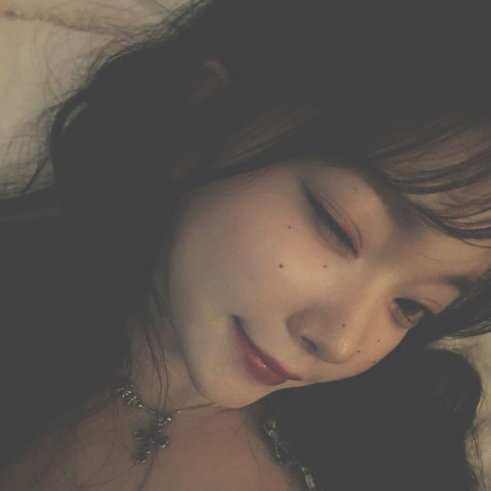  ♡ . lori •