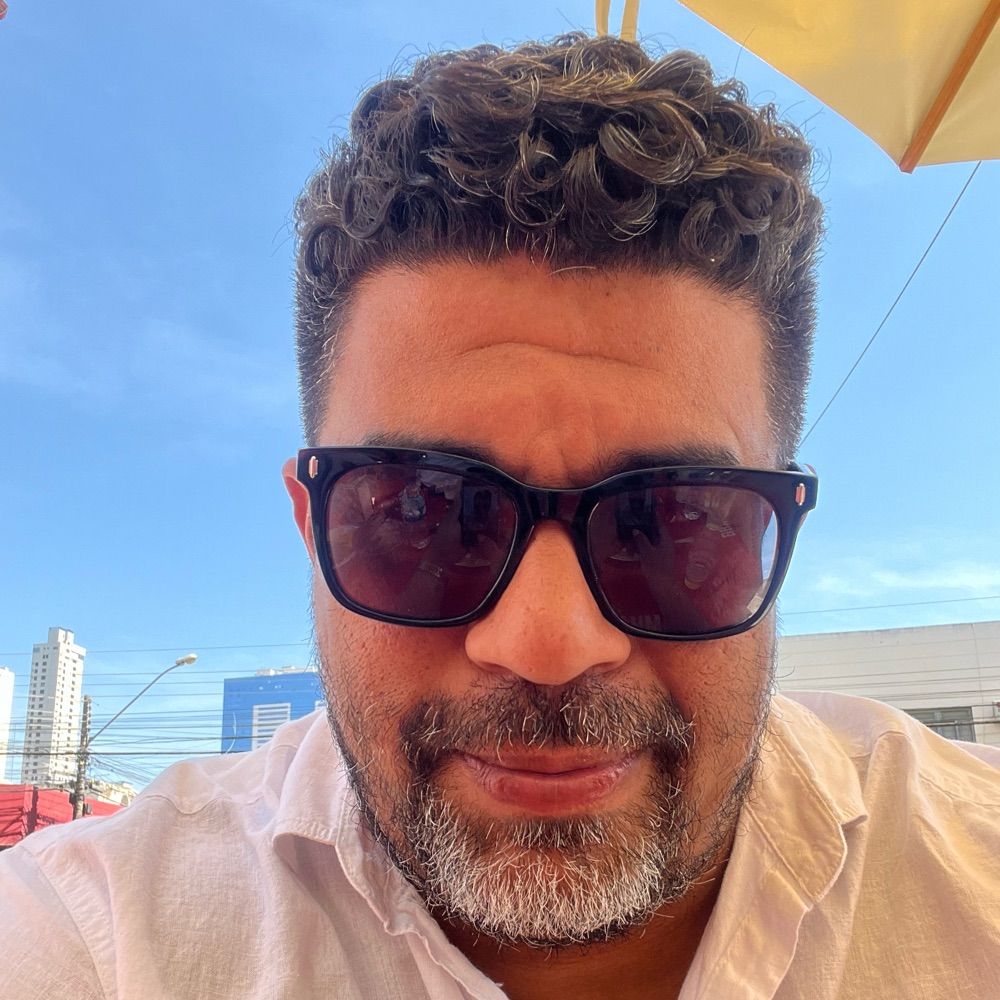 Novo, lindo, frondoso, cheio de vida.