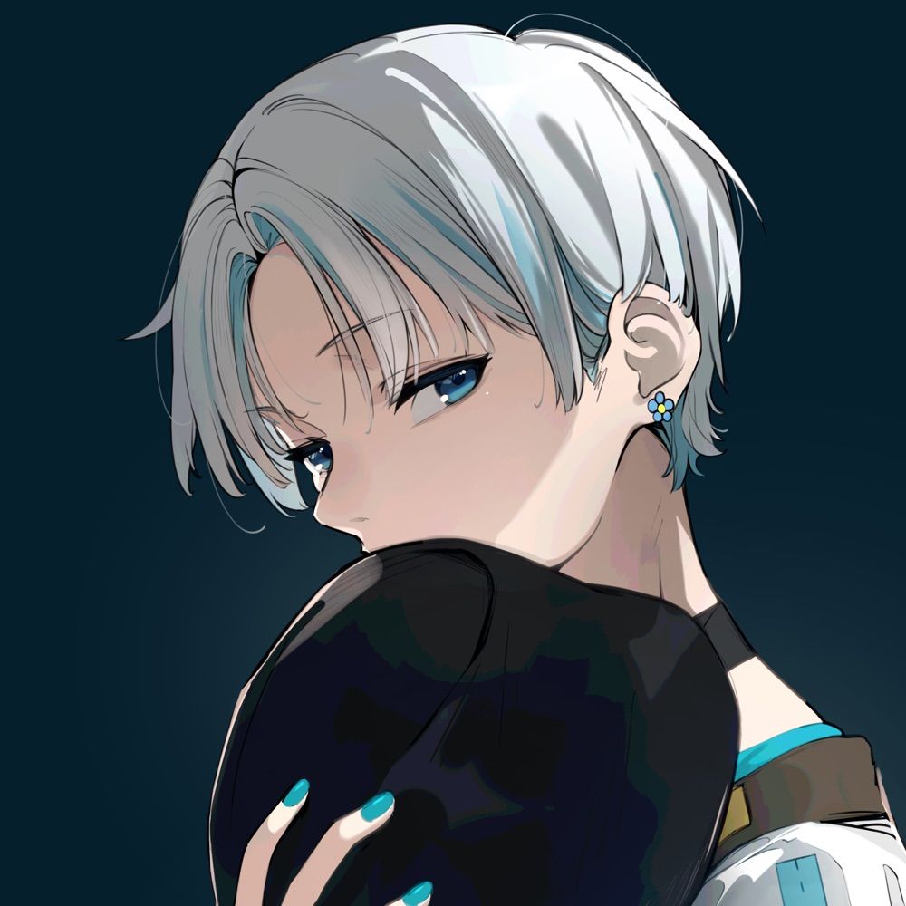 樫衣うい