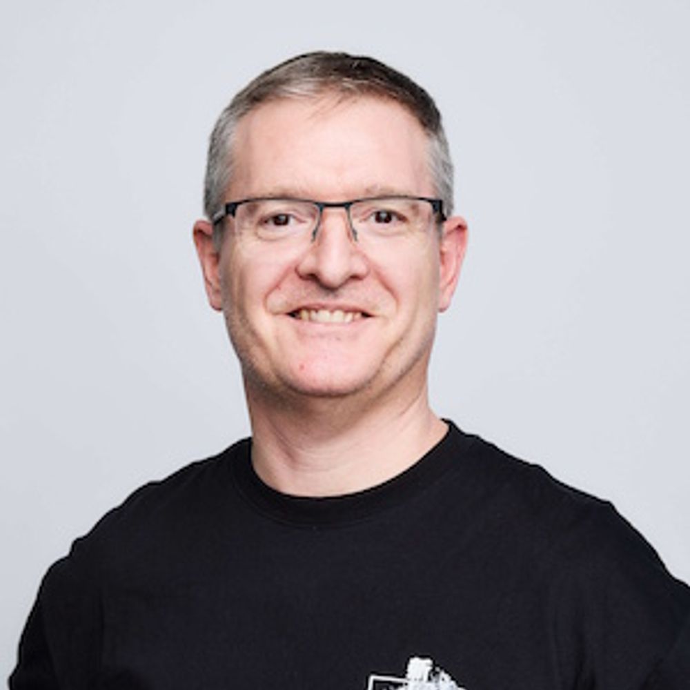 Prof. Lee Stott