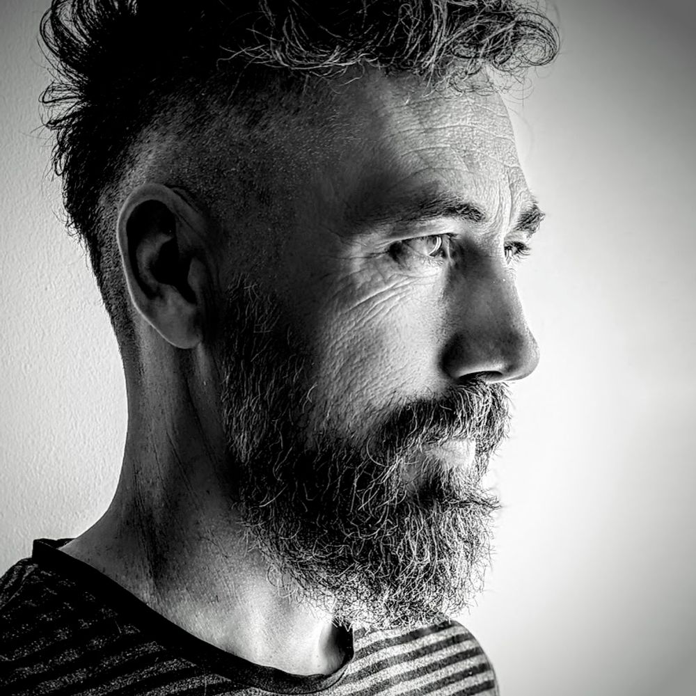 BenHarkerVFX [Embergen Tutorials Guy]