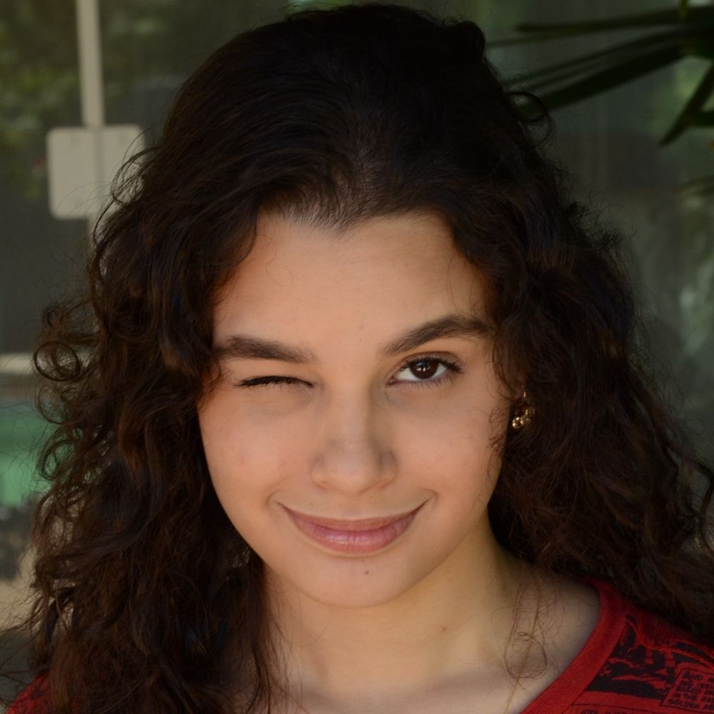 Giulia Menezes 