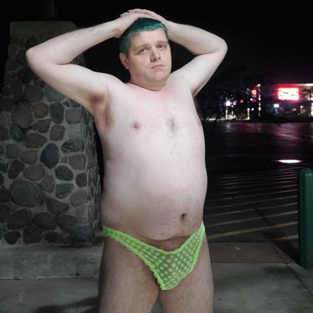 Submissive Exhibitionist