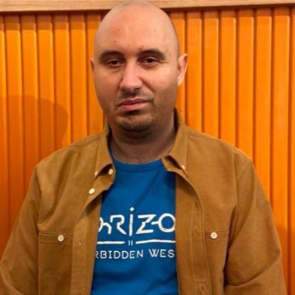 Victor Dima 🧑🏻‍🦯 Blind Journalist & Accessibility Consultant