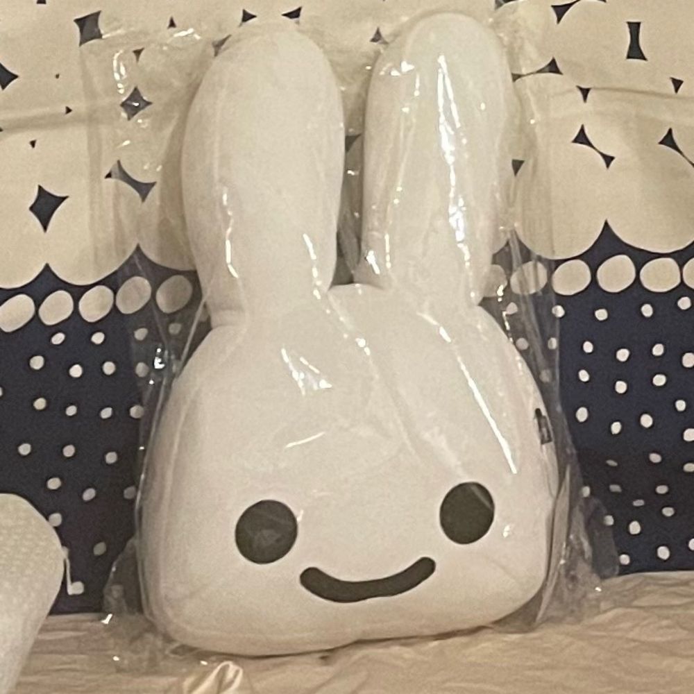 左側麻那実