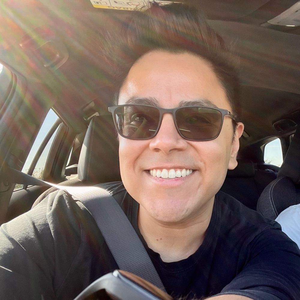 Luis Serratos