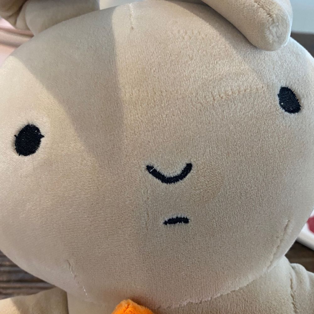 민