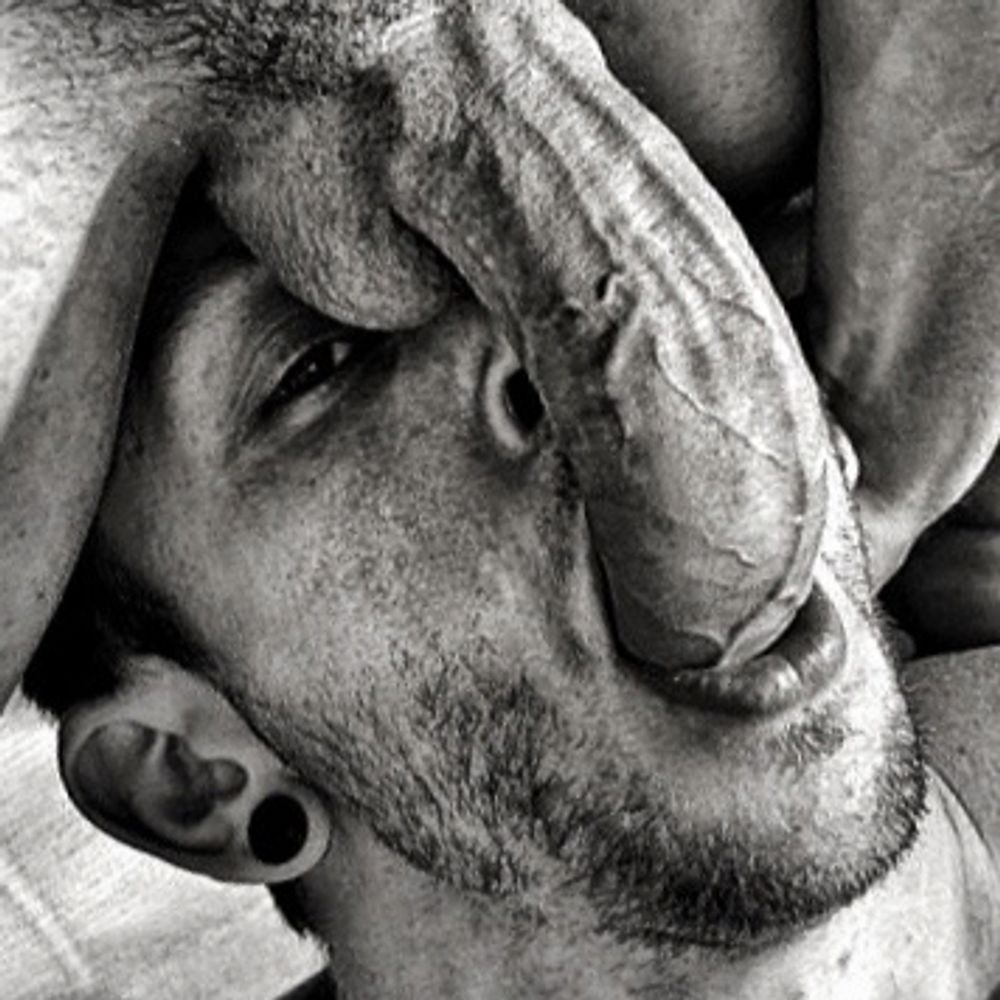 🏳️‍🌈 B+W Man Worshipper: The Erotic Art of Men