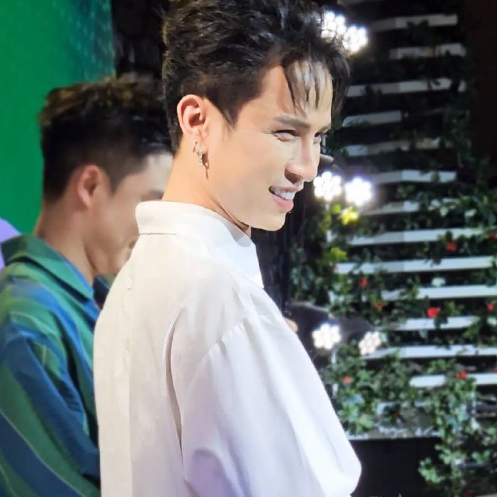Lee Hưng ✮