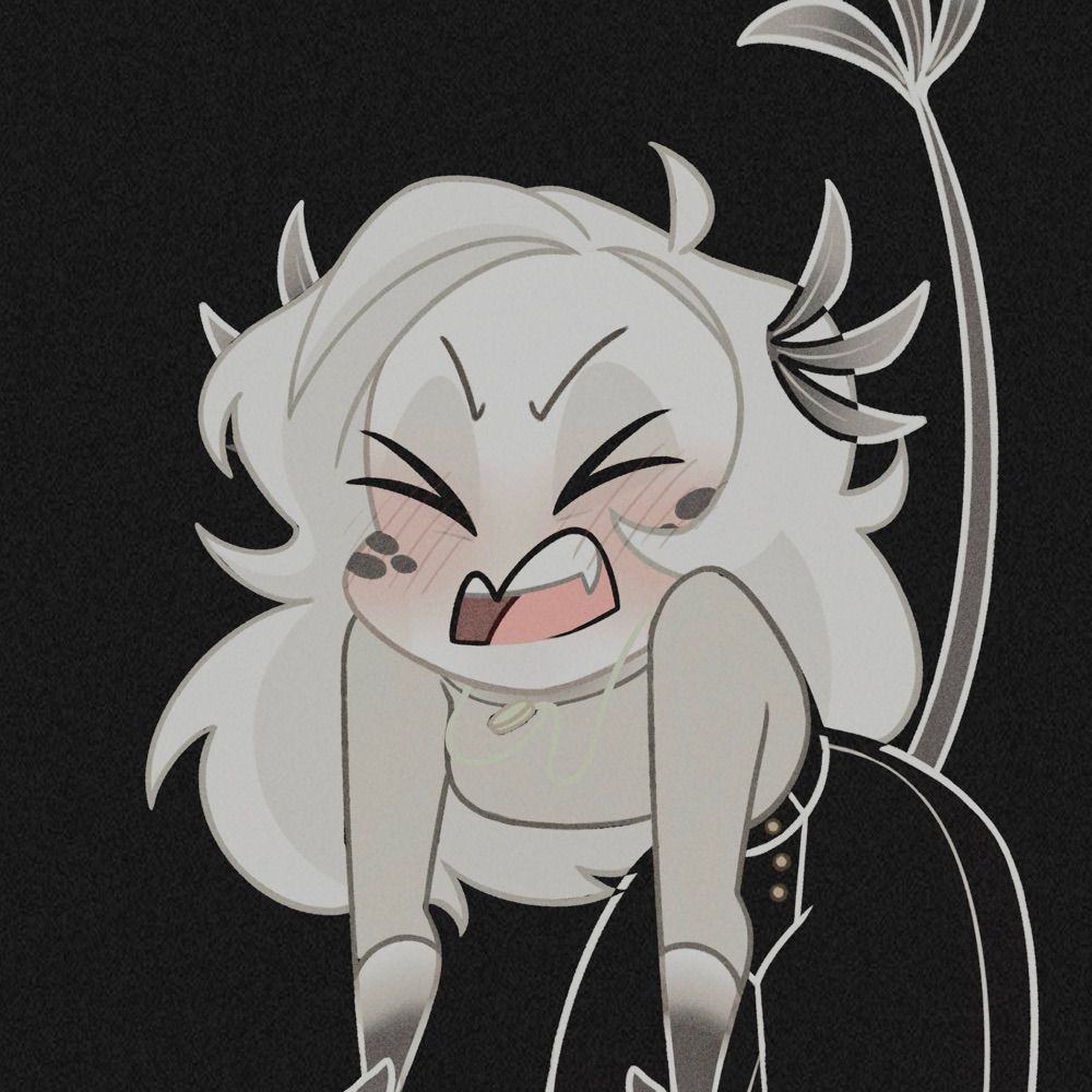 ₊˚ʚ 𝔼𝐬𝐬𝐢𝐞 ɞ˚₊