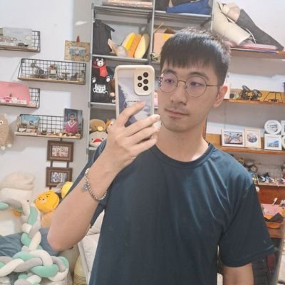 白襪鬆餅(  •᷄ࡇ.•᷅ ）