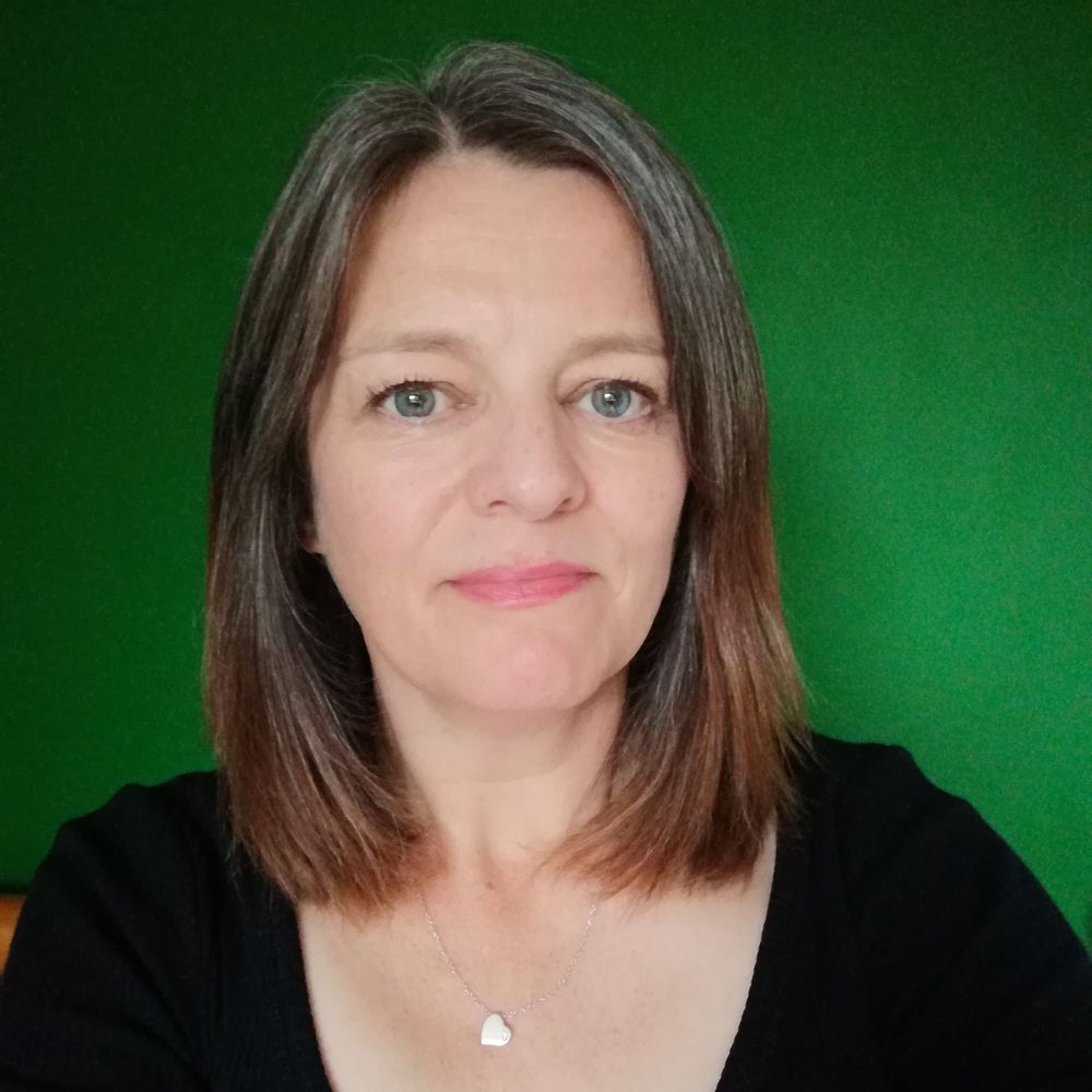 Angela Hennessy - @raspberrythief