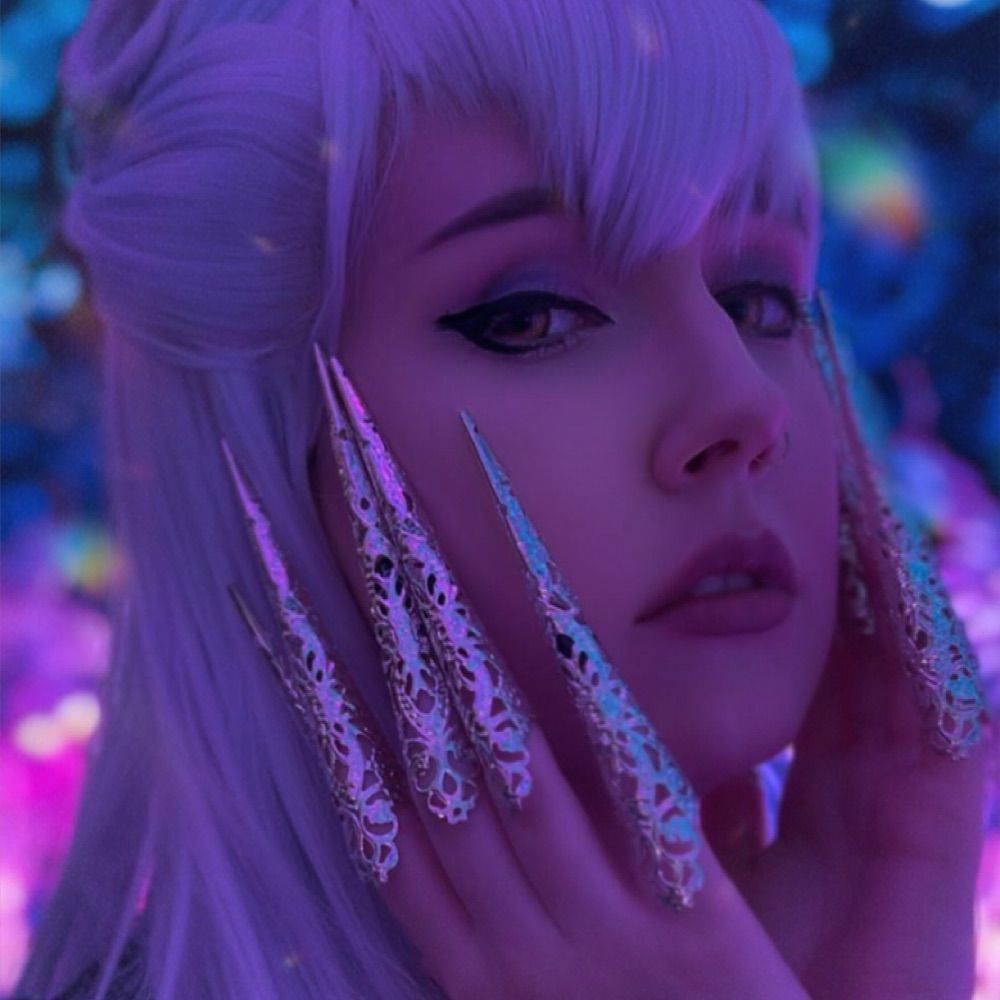 Emicat cosplays