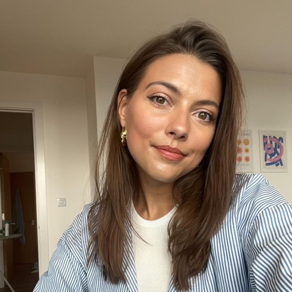 Dr Izzy Stuart