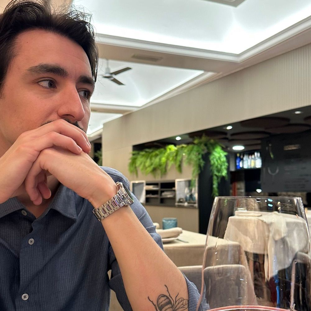 Rubén González