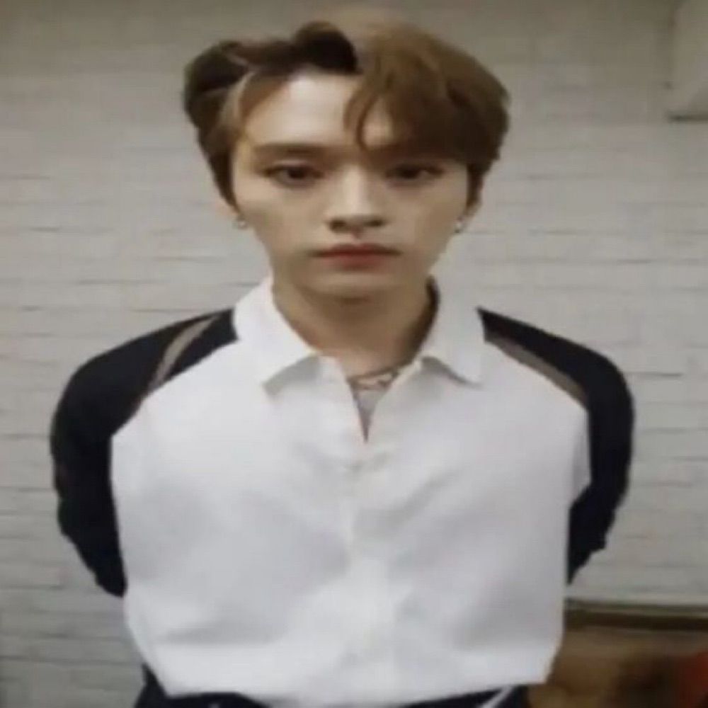 if ur reading this ur straight