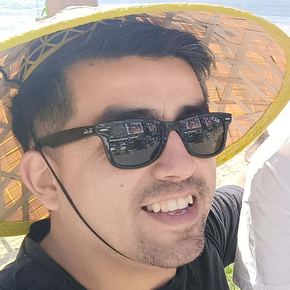 Daniel Cisternas Barbaguelatta