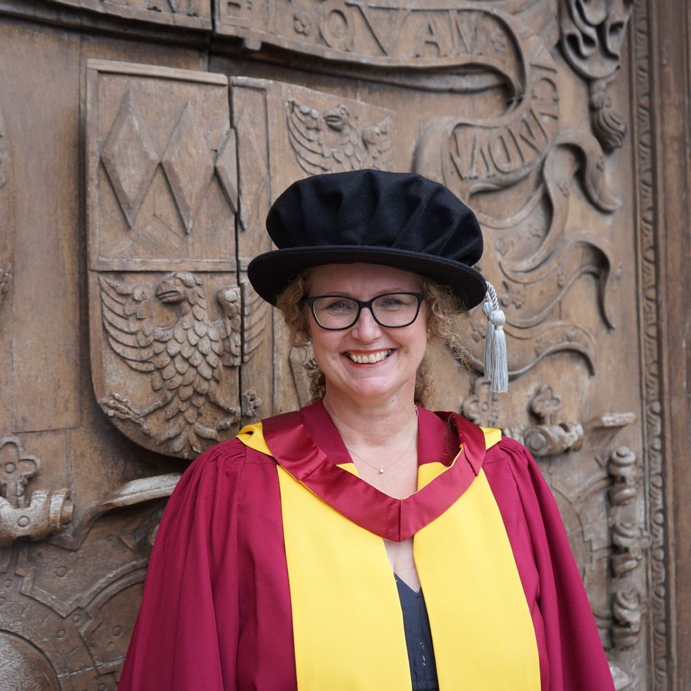 Dr Sharon Bateman