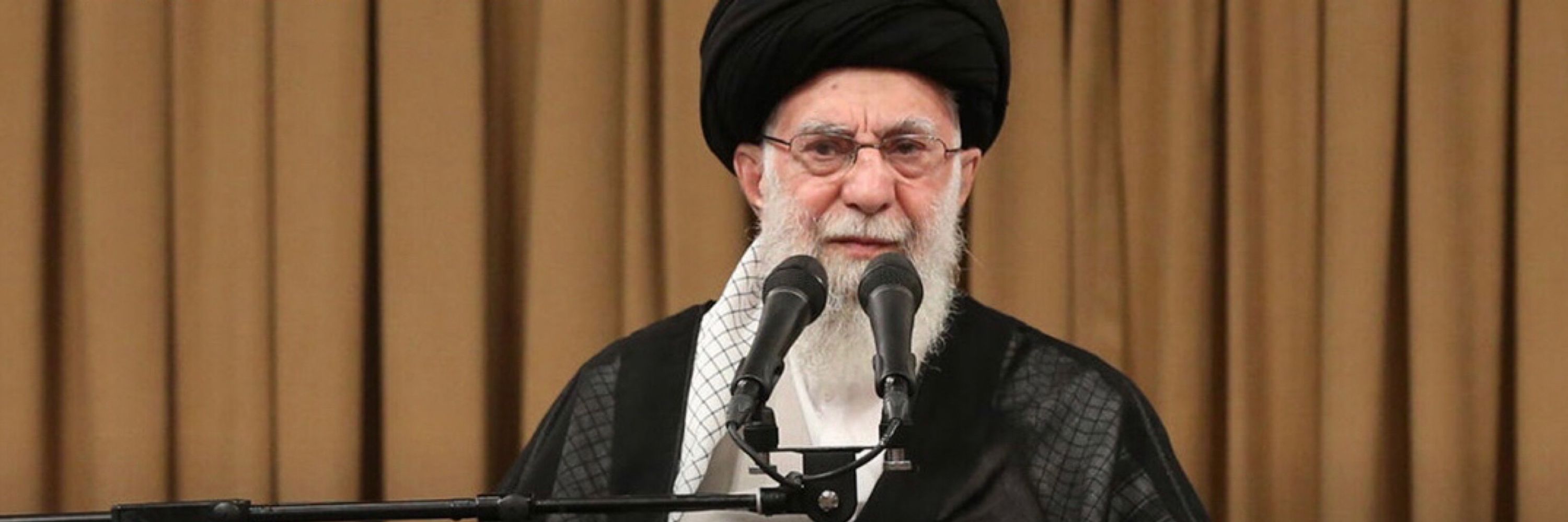 Khamenei ir fans