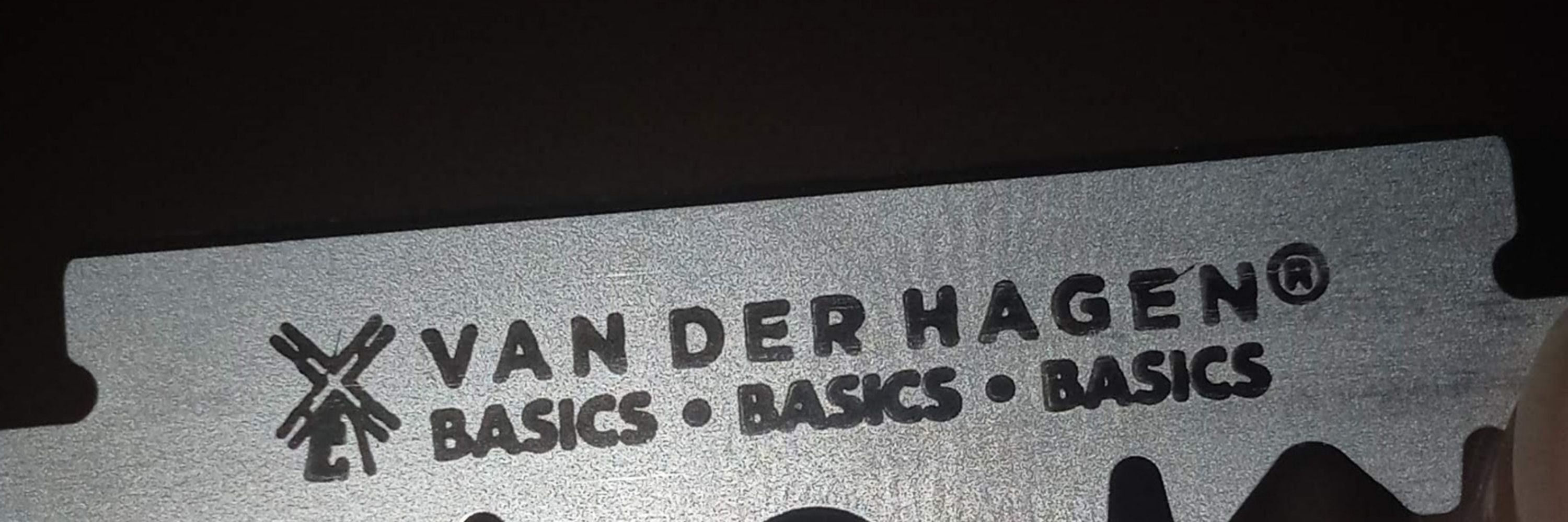 attn seekr • sh/ed