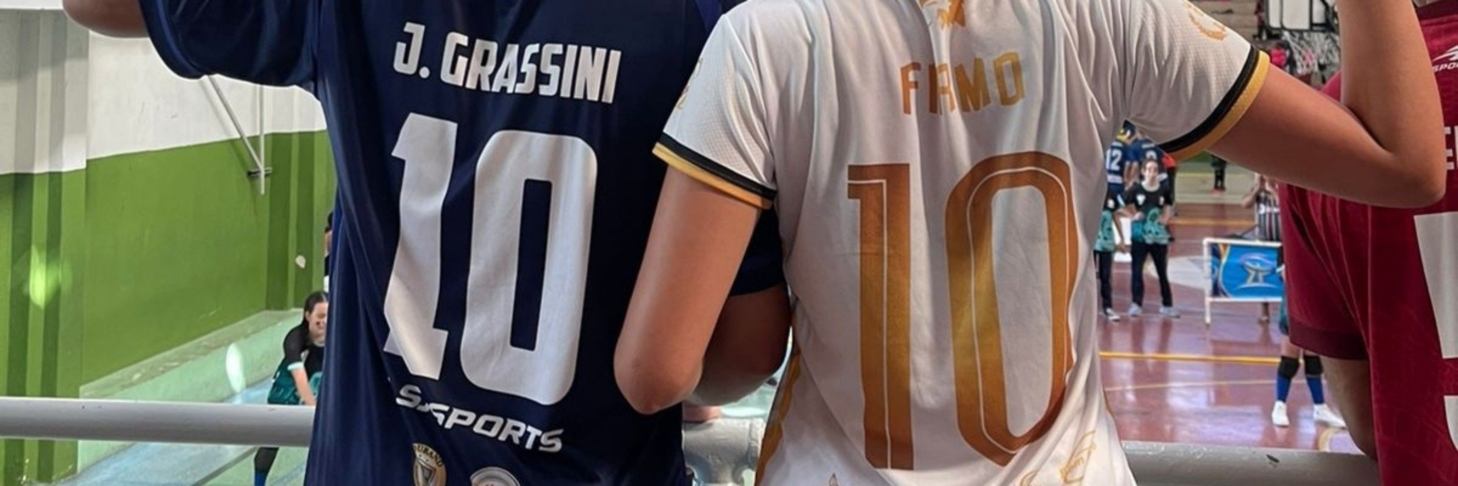 J