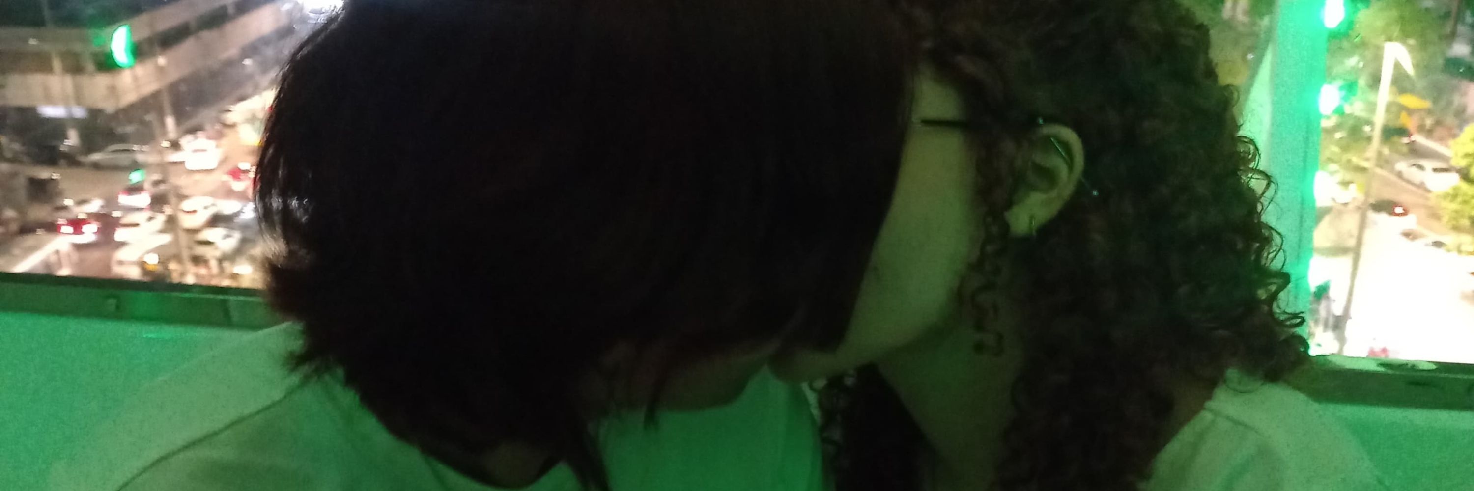 Elly's girlfriend 