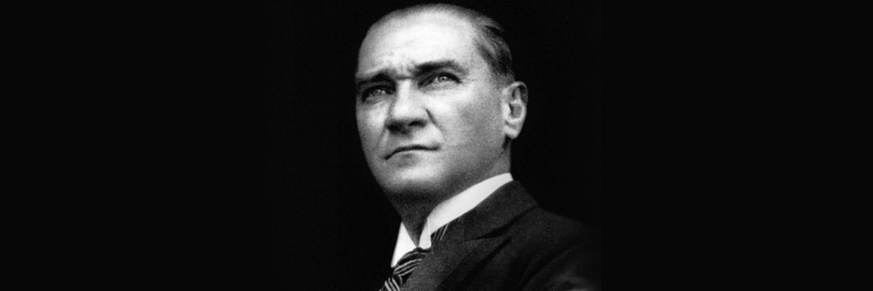 B. 🍀
